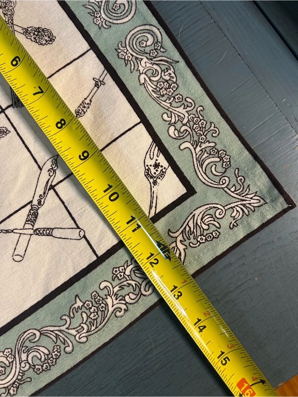 Pier 1 Mint Green and White Decorative Kitchen Placemats 13 x 19” - Set of 6 NOS